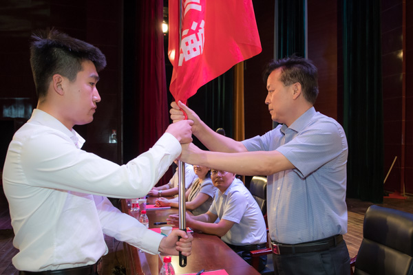 说明:http://www.haust.edu.cn/__local/A/7D/02/E5B5283559FD3DF95B2E928B446_E55768AC_1FD8F.jpg