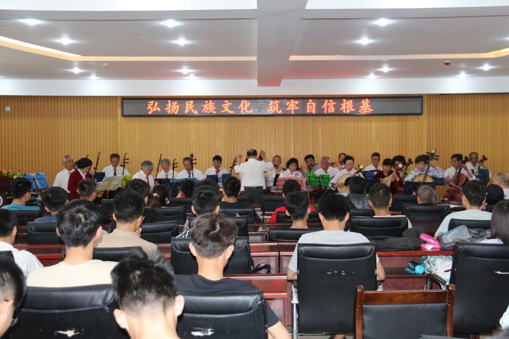 《我爱你中国》充满希望,充满力量,充满抗争,永不言弃的信念,优雅